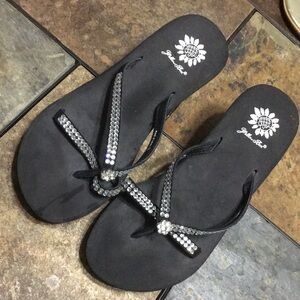 Yellow box. Black 3 1/2” wedged Sandals